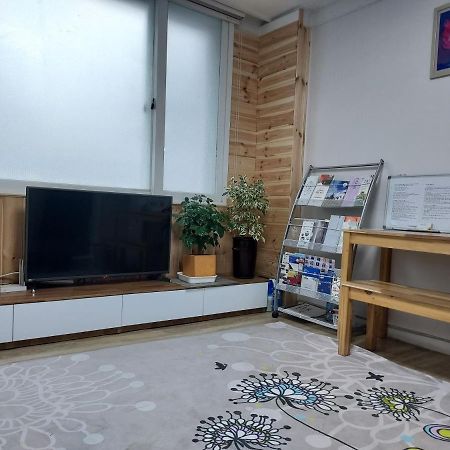 J&J Guesthouse Чонджу Экстерьер фото